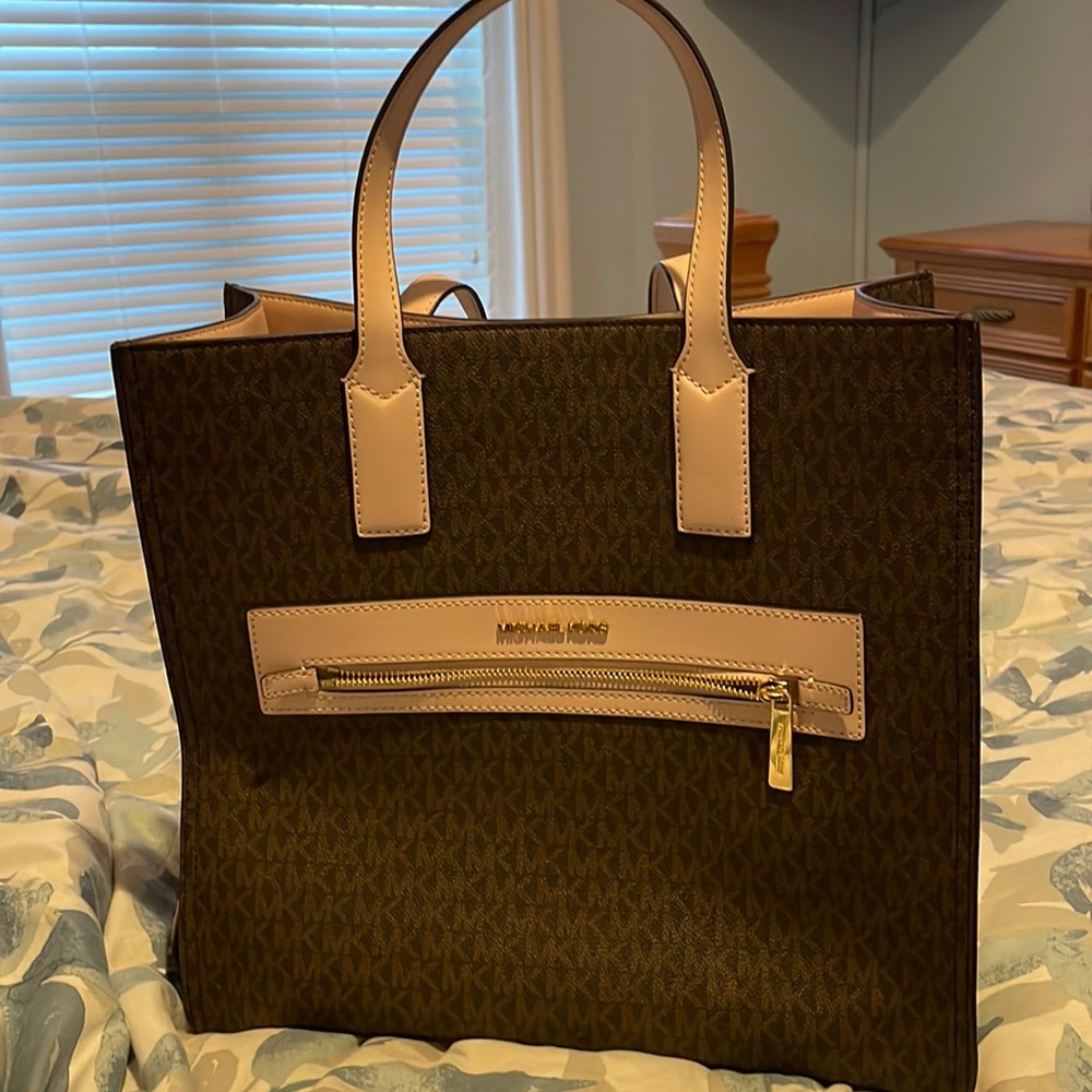 Michael Kors Tote